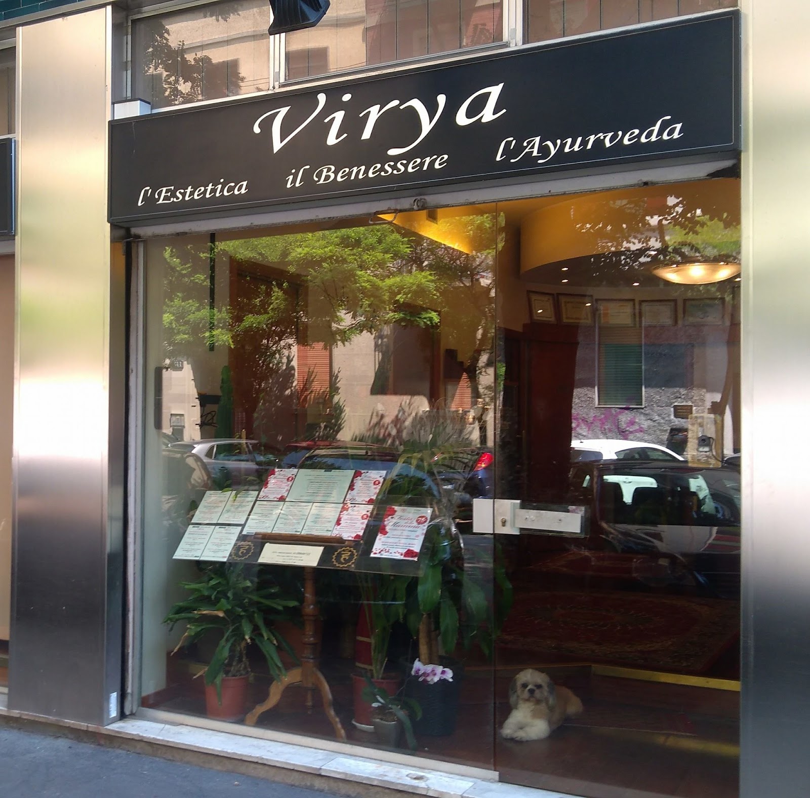 Sala trattamenti Virya — soffitto stellato e luci soffuse